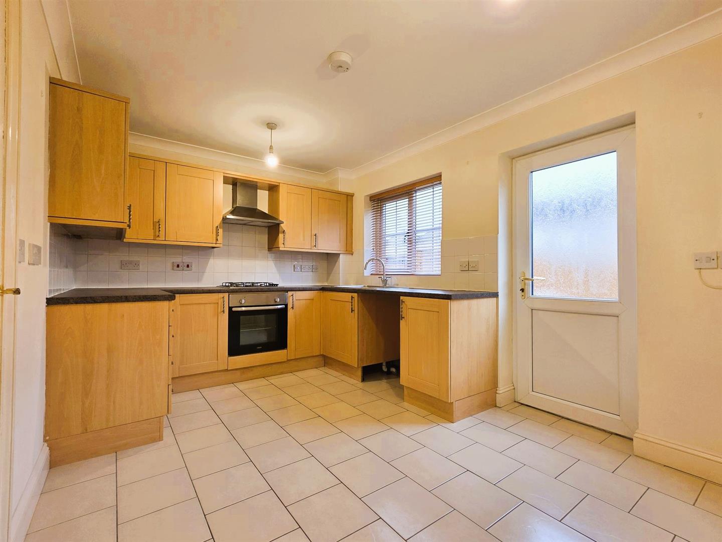 The Avenue, Llwynhendy